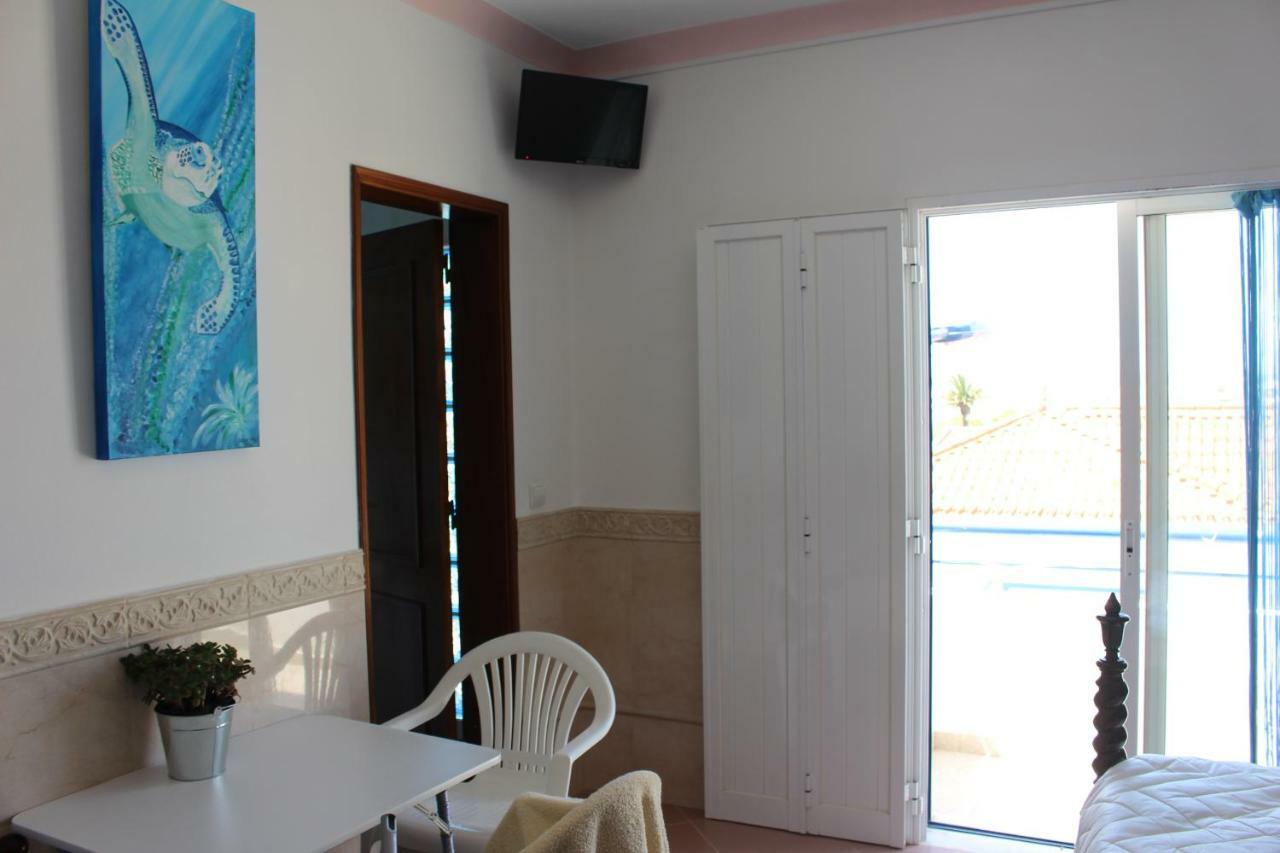 Sagres Sunny Room With Private Bathroom 300M From The Beach Exterior foto